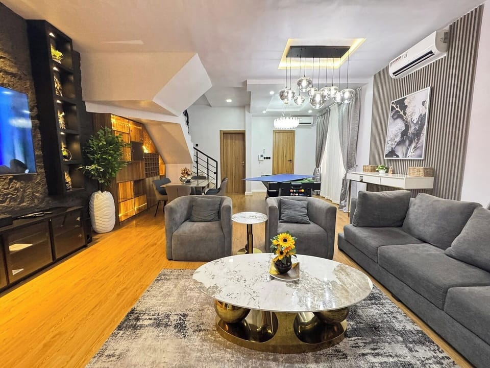 Standard Apartment, Balcony, City View | Living area
