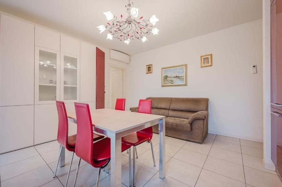 Apartment, Balcony, City View | Dining