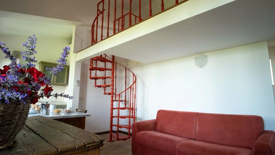 Interior Design, Wall, Flooring, Wood, Floor, Ceiling, Furniture, Room, Apartment, Wood Stain
