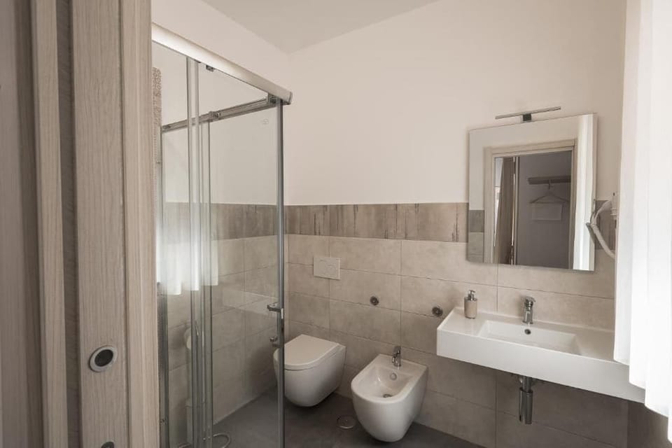 Comfort Double Room, Garden View | Bathroom