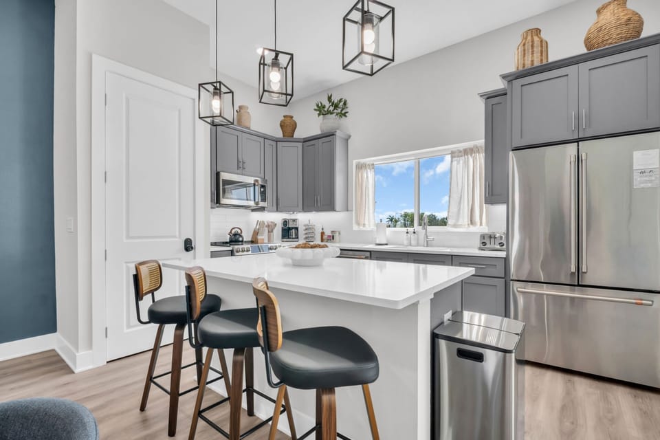 Prep meals, mix cocktails, and enjoy vacation living.