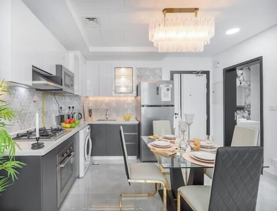 Luxury Apartment, Balcony, City View | Private kitchen | Full-size fridge, microwave, oven, stovetop
