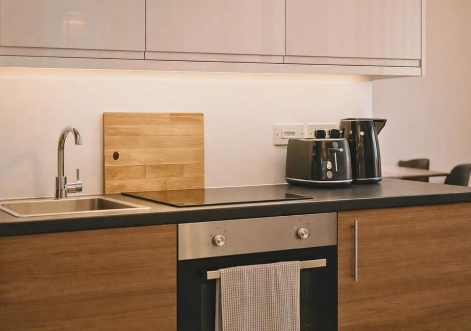 Condo, Non Smoking, City View | Private kitchen