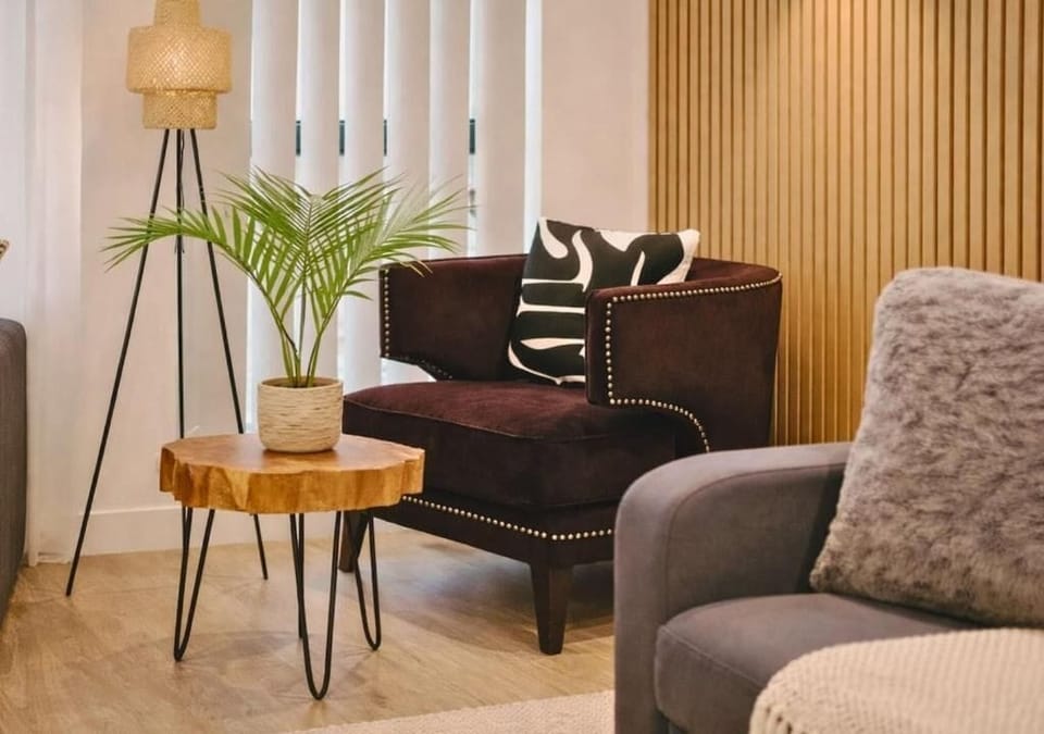 Condo, Non Smoking, City View | Living area