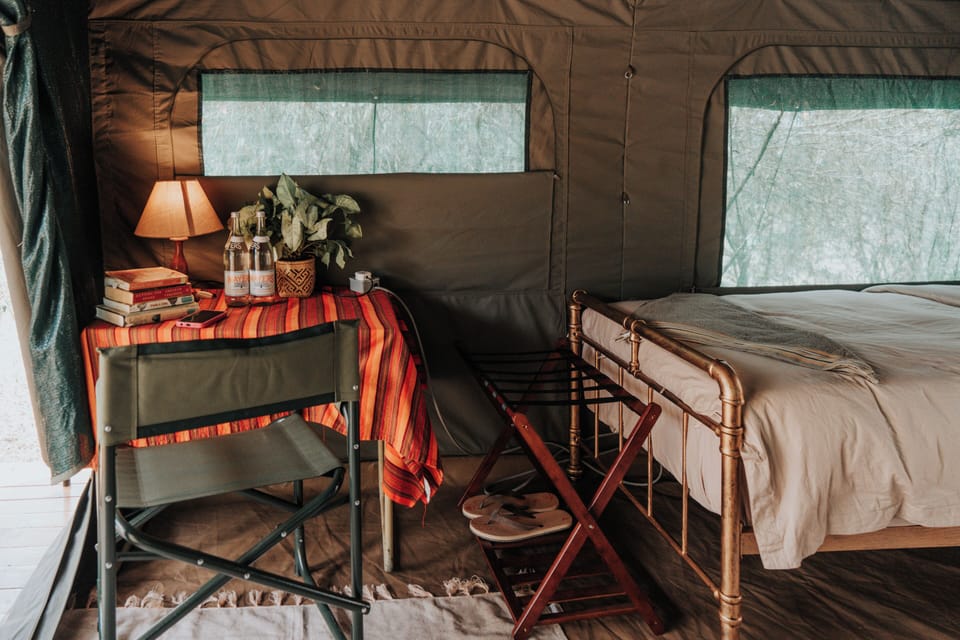 Classic Tent | Desk, laptop workspace, free WiFi