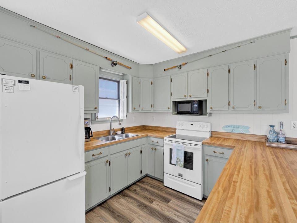 Bright and Functional Kitchen