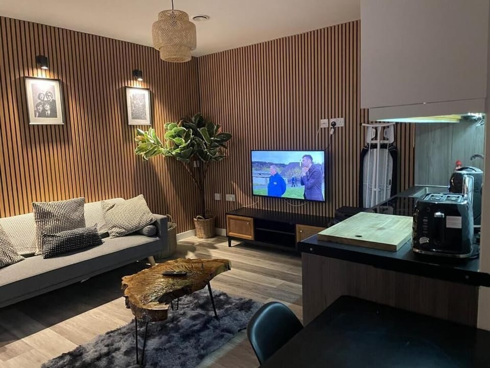 Condo, Multiple Beds, Non Smoking | Living area