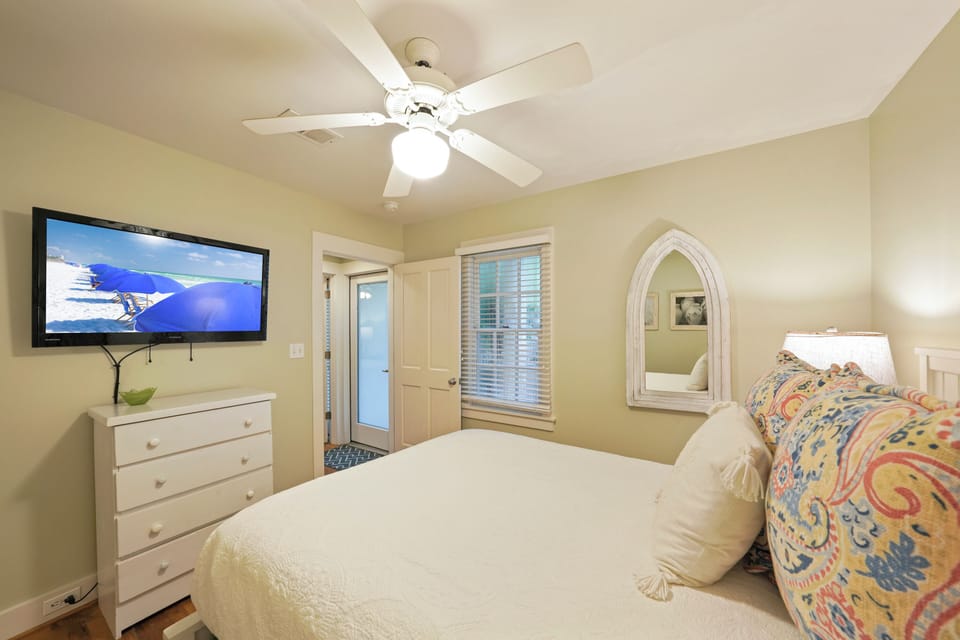 ALTERNATE VIEW OF SECOND BEDROOM