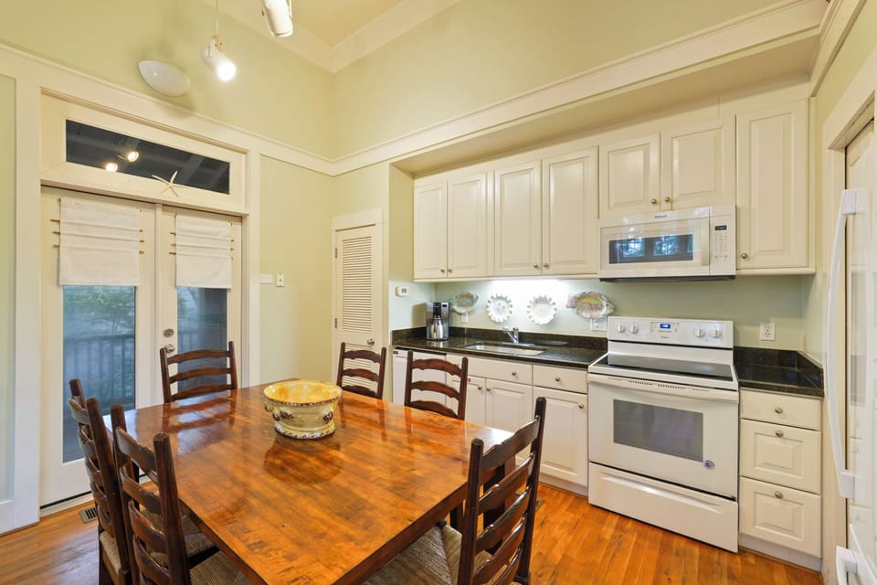 KITCHEN ON SECOND FLOOR
