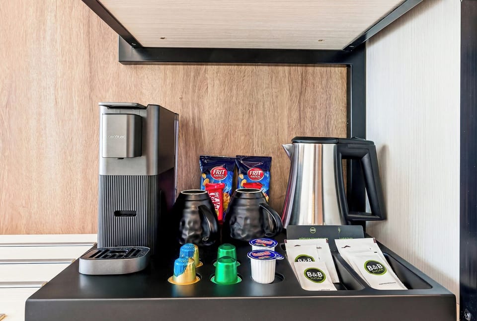 Superior Double Room | In-room safe, desk, laptop workspace, WiFi (free)