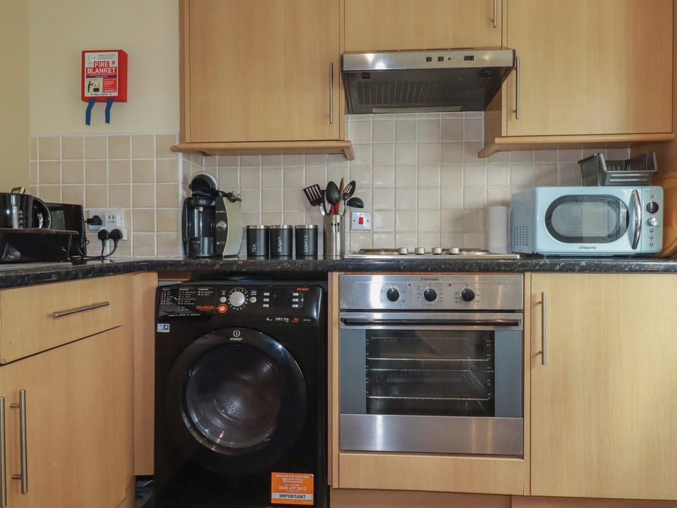 Cookware/dishes/utensils