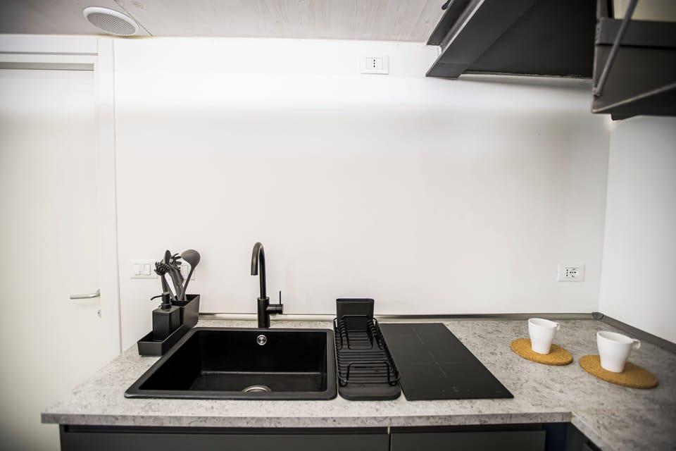 Apartment, 1 Bedroom, Non Smoking | Private kitchen | Fridge, stovetop, cookware/dishes/utensils