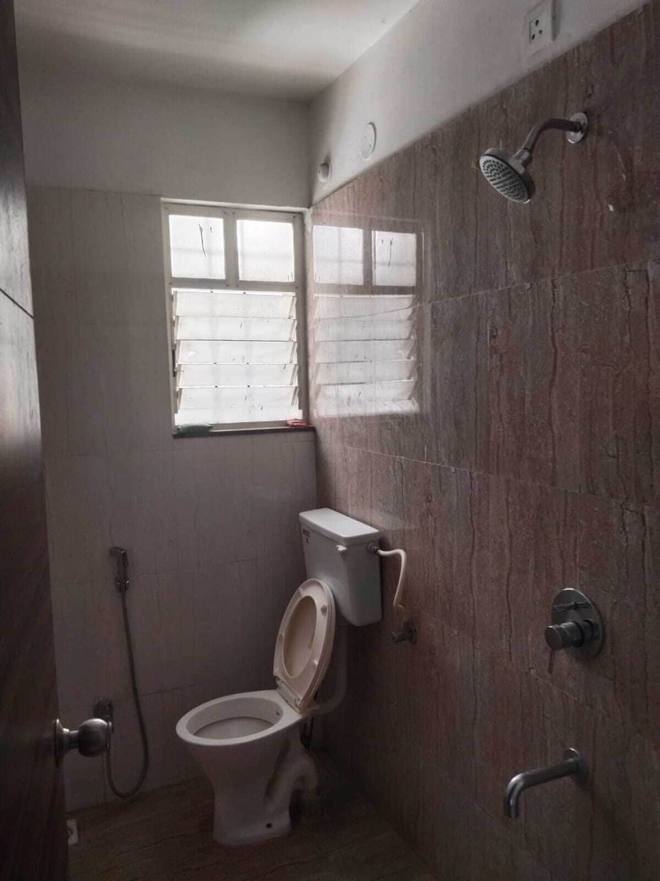 Double Room | Bathroom | Shower, free toiletries, towels, soap