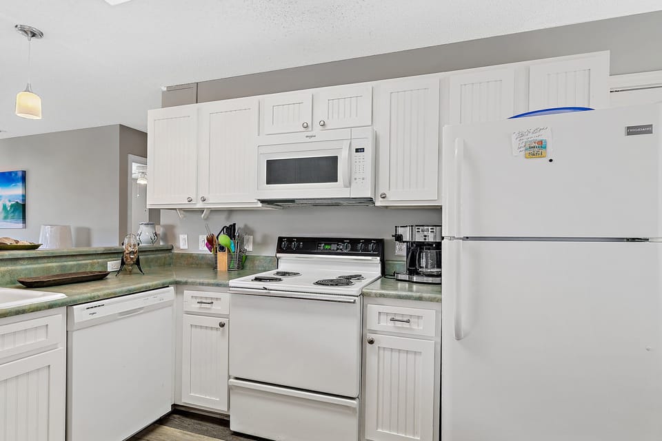 Full kitchen