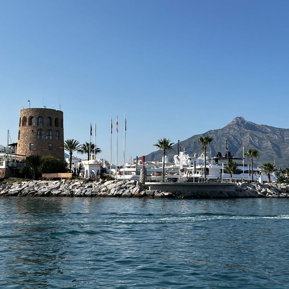 Puerto Banus desde el Mar