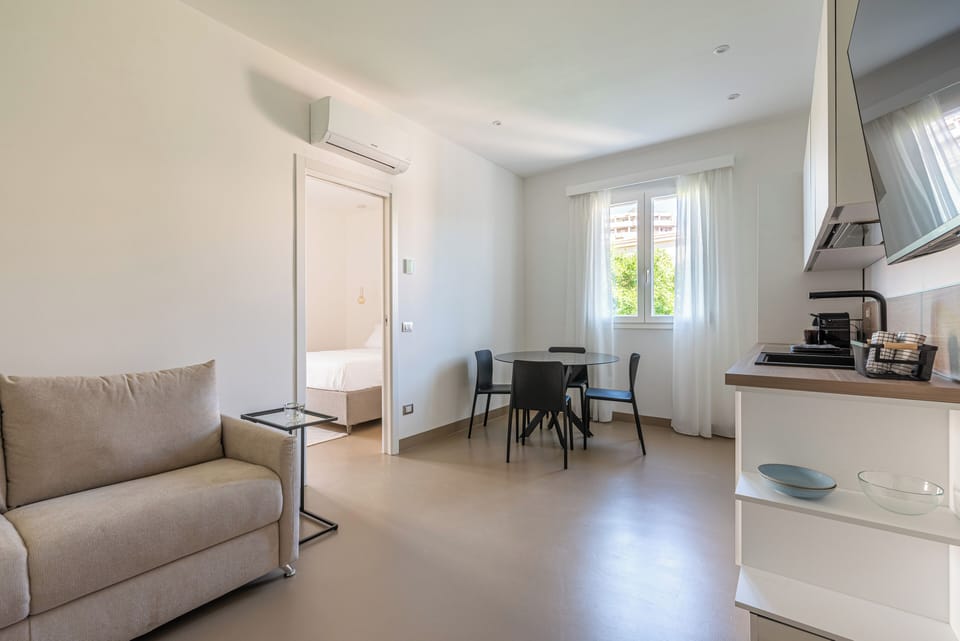 Apartment, 1 Bedroom, Balcony | Interior