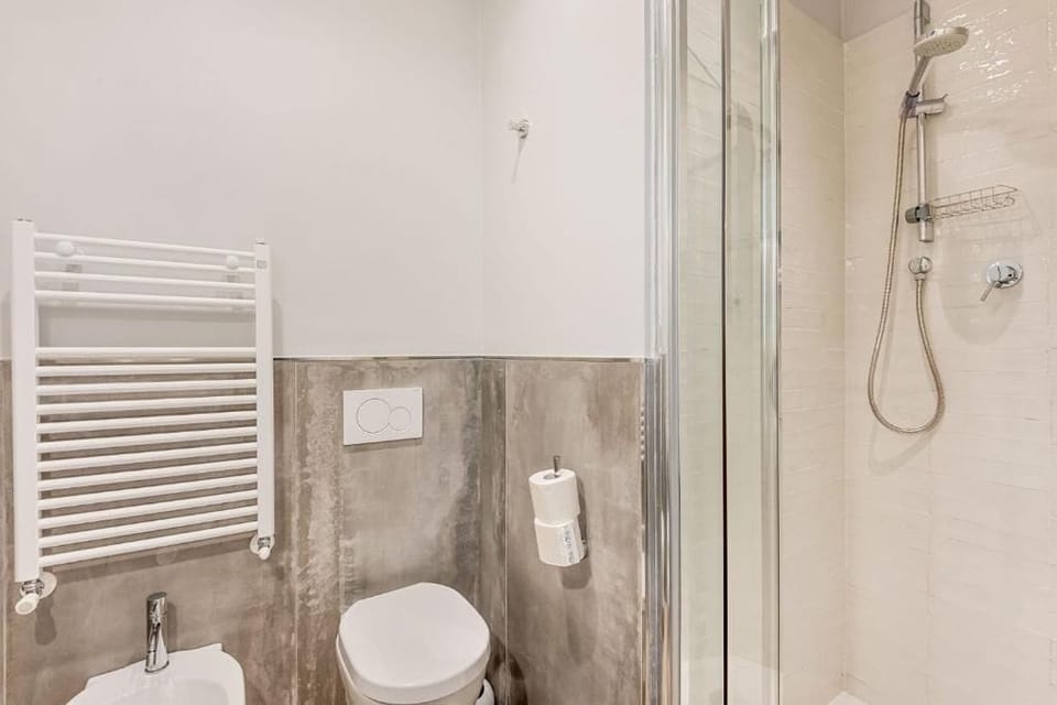 Double Room, 1 Double Bed, Air conditioning | Bathroom
