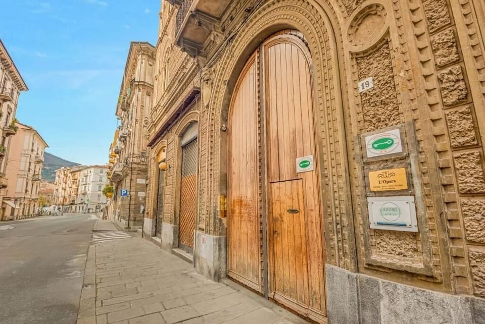 Single Room, 1 Large Twin Bed, Air conditioning | Exterior detail