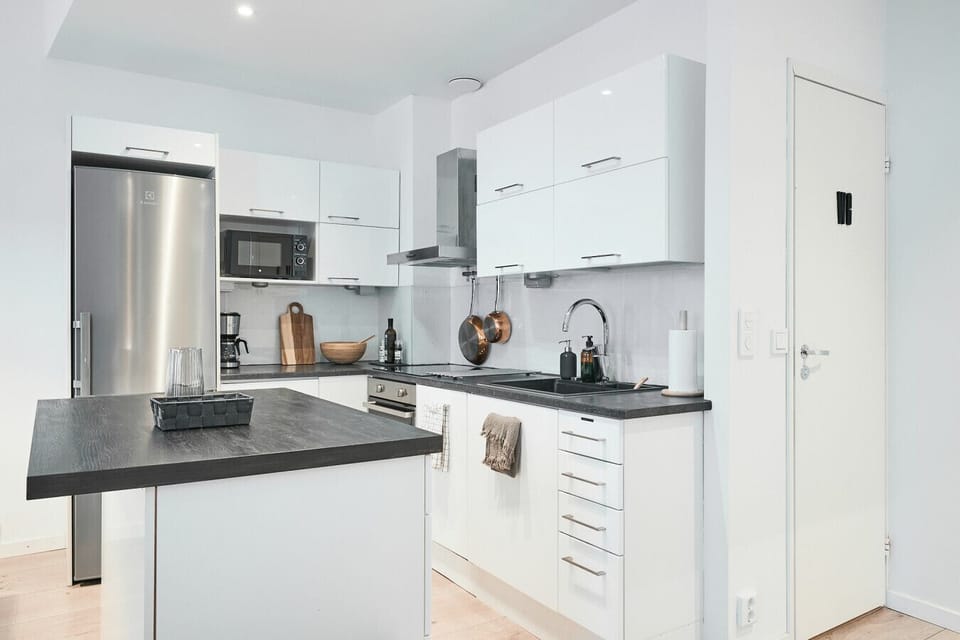 You`ll find everything you need for easy meal prep, including a dishwasher to make cleanup a breeze after dinner.