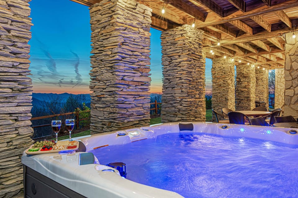 Outdoor: Soak in the hot tub while enjoying breathtaking mountain sunsets!