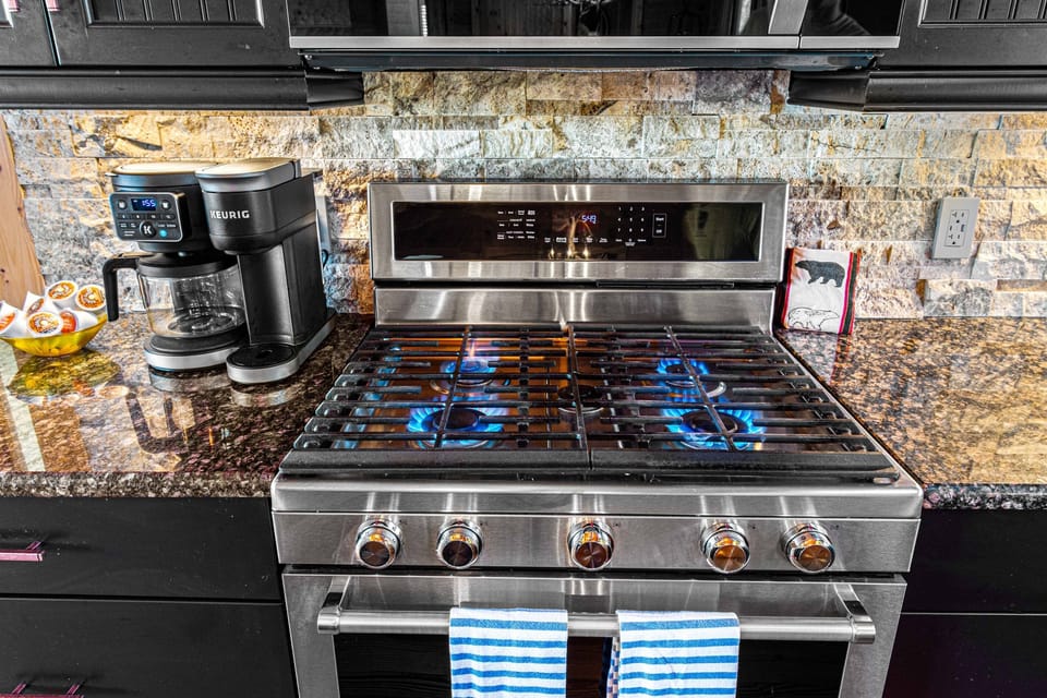 Gourmet Kitchen: Elevate your culinary creations with modern appliances and stylish finishes!