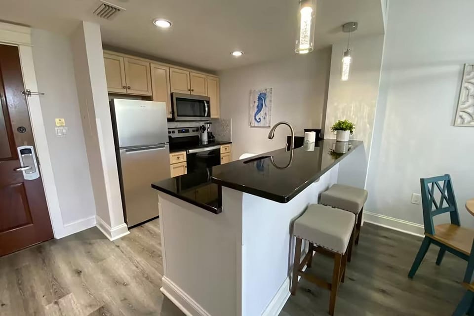 Condo, 1 King Bed with Sofa bed (Grand Sandestin 2409) | Private kitchen