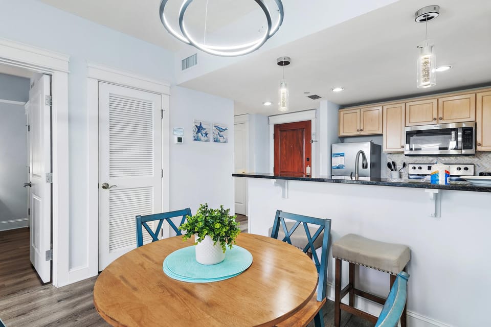 Condo, 1 King Bed with Sofa bed (Grand Sandestin 2409) | Dining