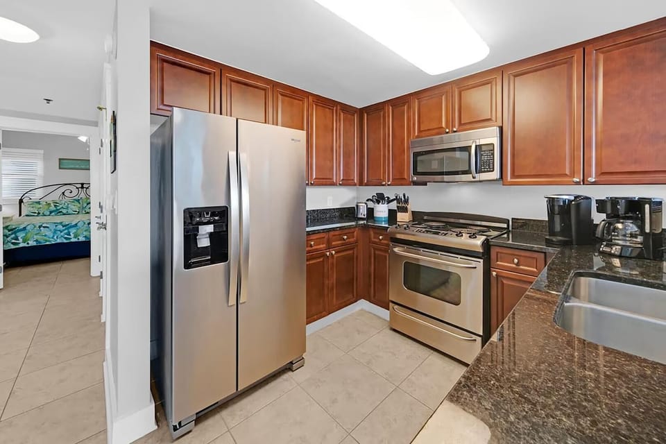 Condo, 1 King Bed with Sofa bed (Waterscape 428-B) | Private kitchen