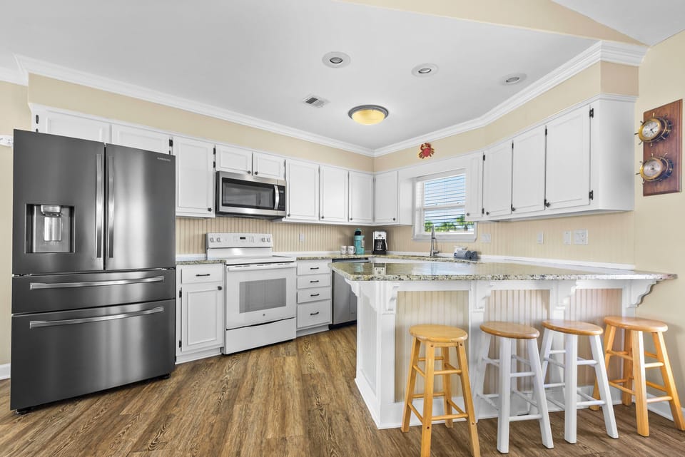 Full kitchen