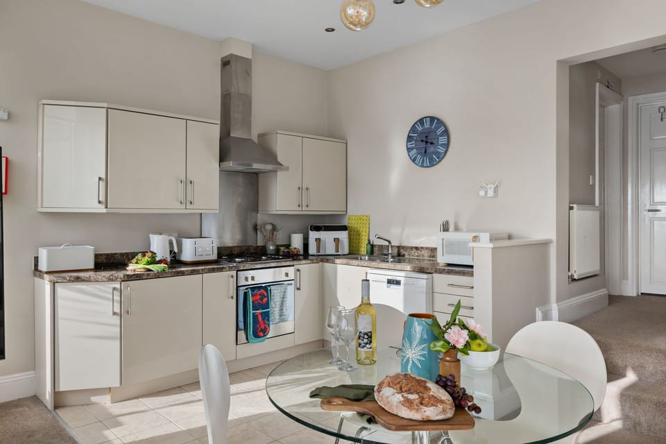 dining space leading into the kitchen - Beach View Suite
