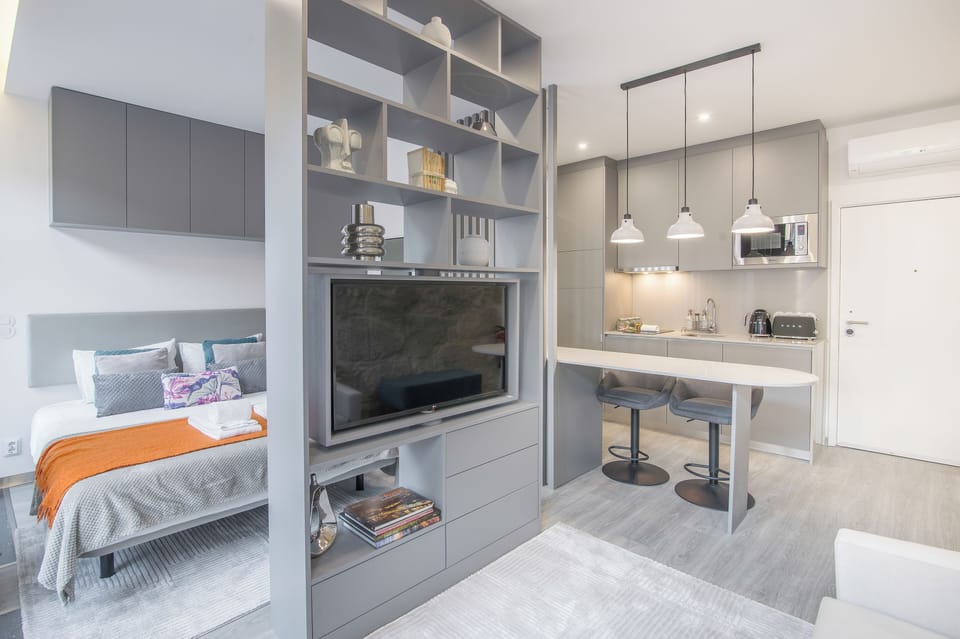 Comfort Studio, City View | Interior