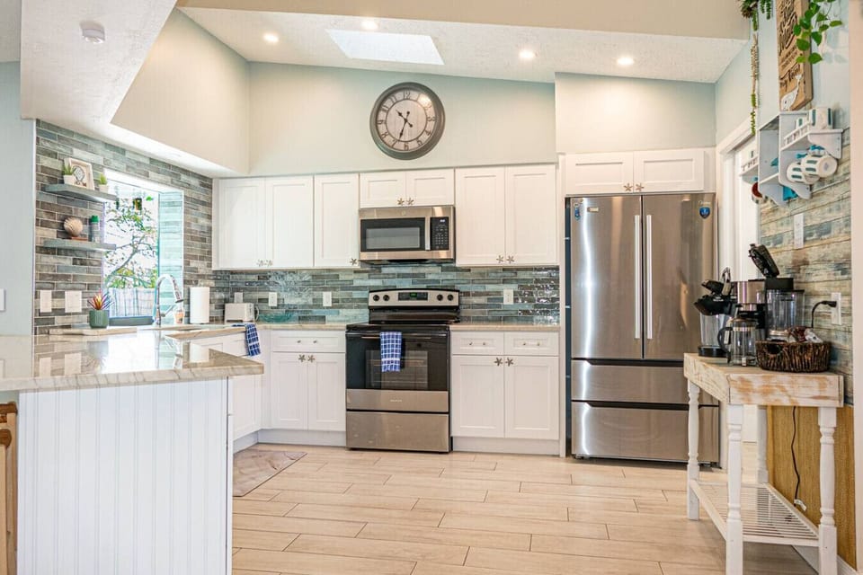 Fully stocked chef`s kitchen