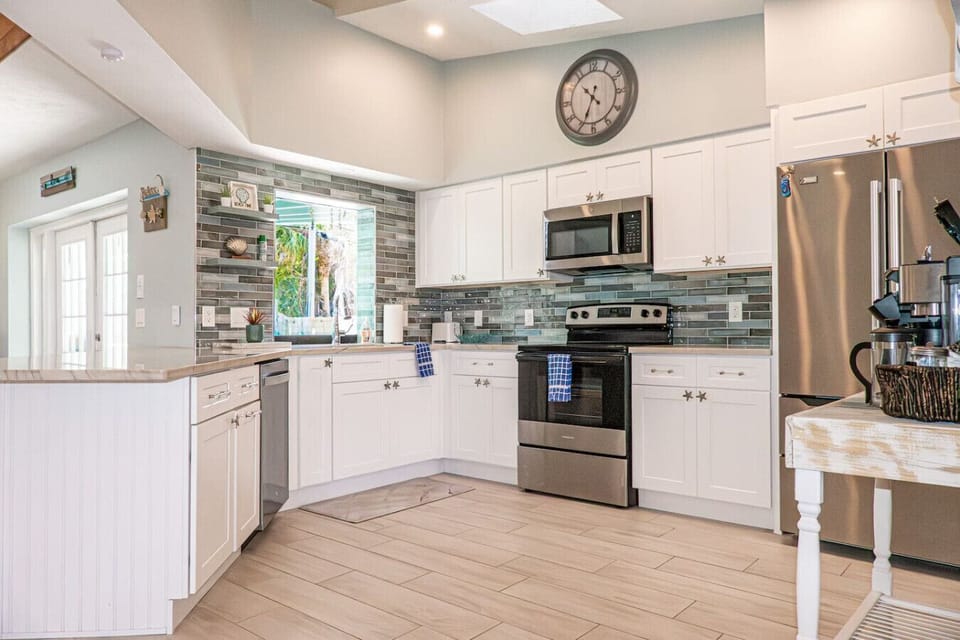 Fully stocked chef`s kitchen