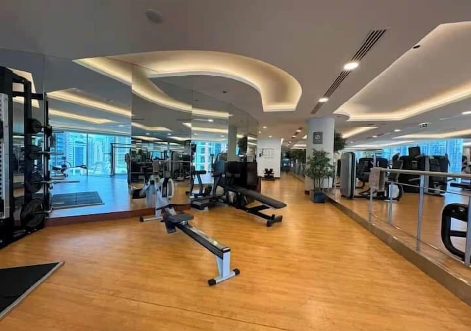 Emaar Residences with Direct Access to Marina Mall. Apartment in Dubai