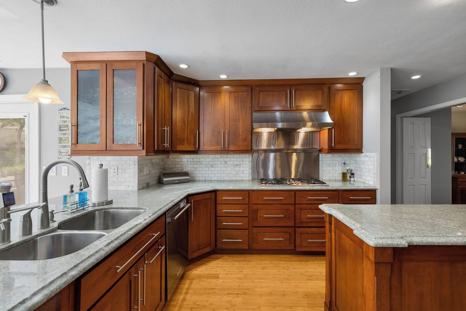 Luxury House, Garden View | Private kitchen