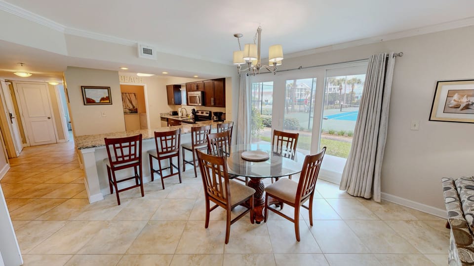 Condo, 3 Bedrooms | Dining