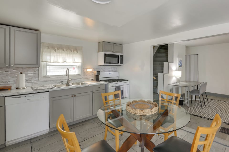 House (2 Bedrooms) | Interior