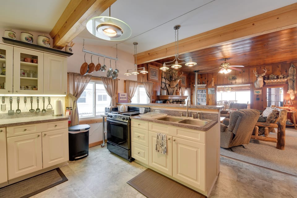 House (3 Bedrooms) | Interior