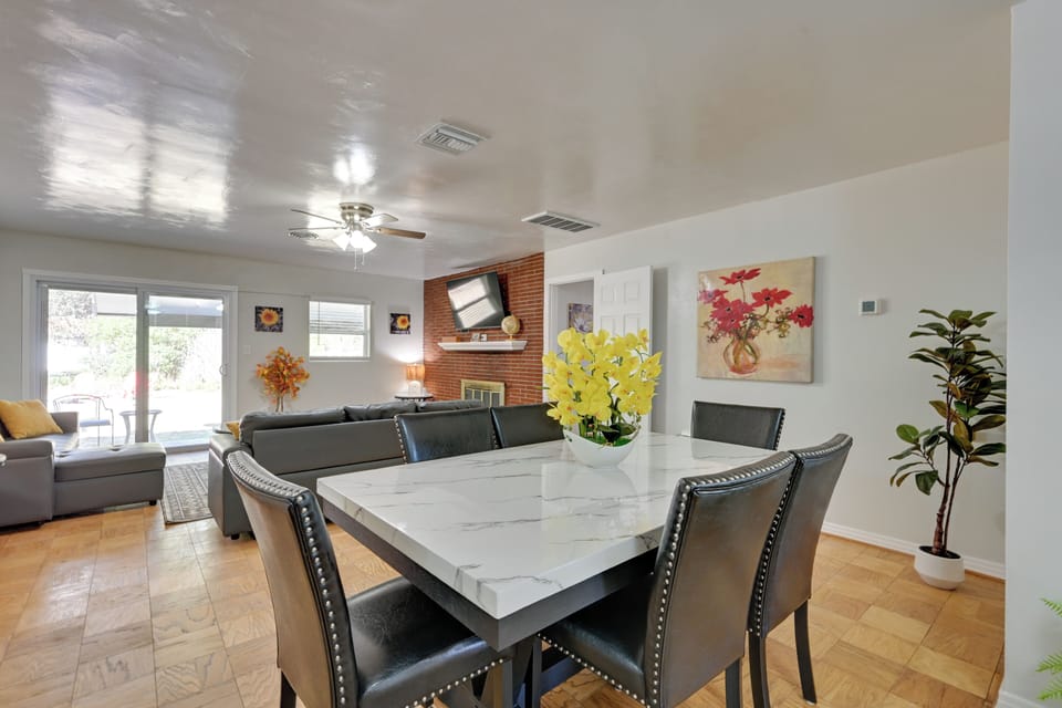 House (4 Bedrooms) | Interior