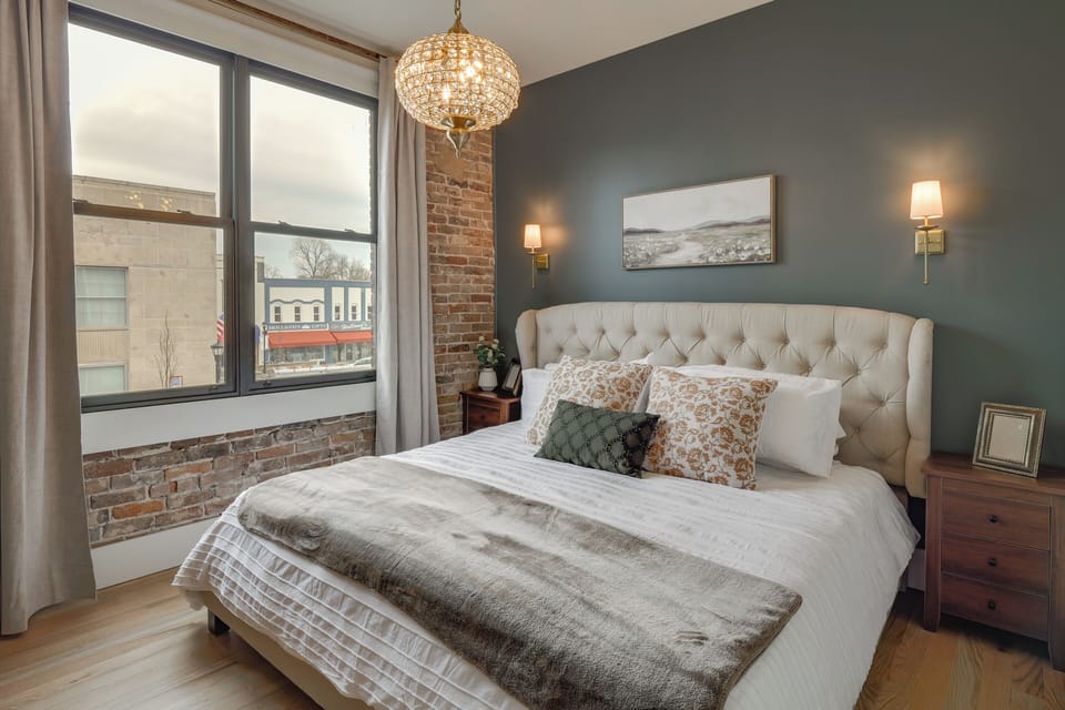 Bedroom 1 | King Bed