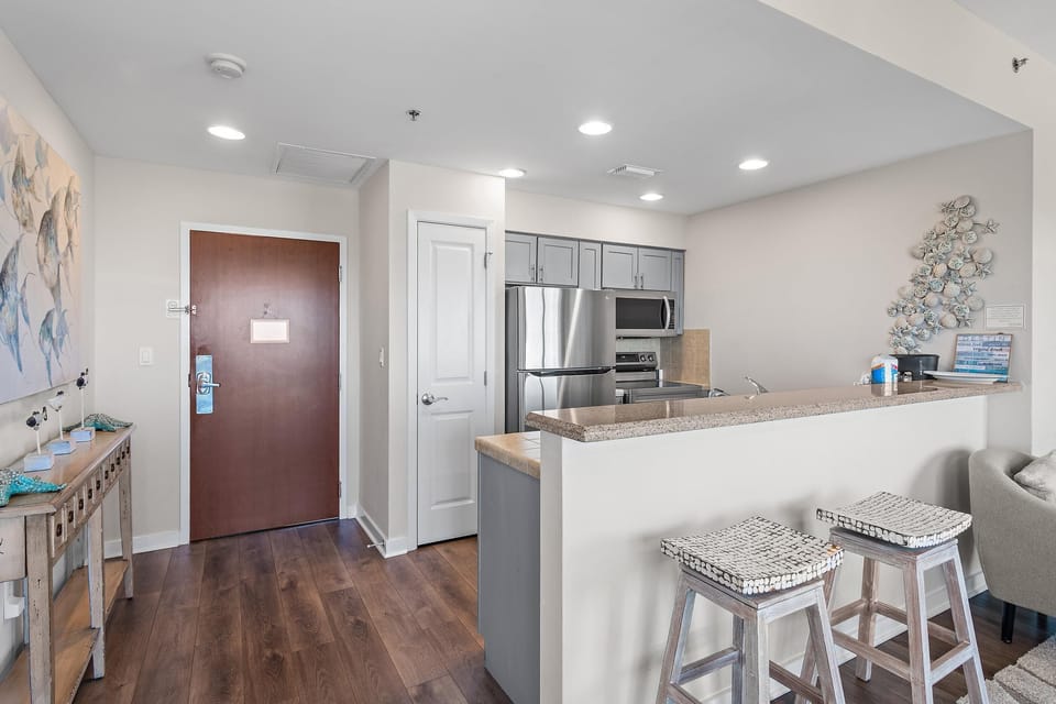 Condo, 1 King Bed with Sofa bed (Luau I 7010) | Private kitchen