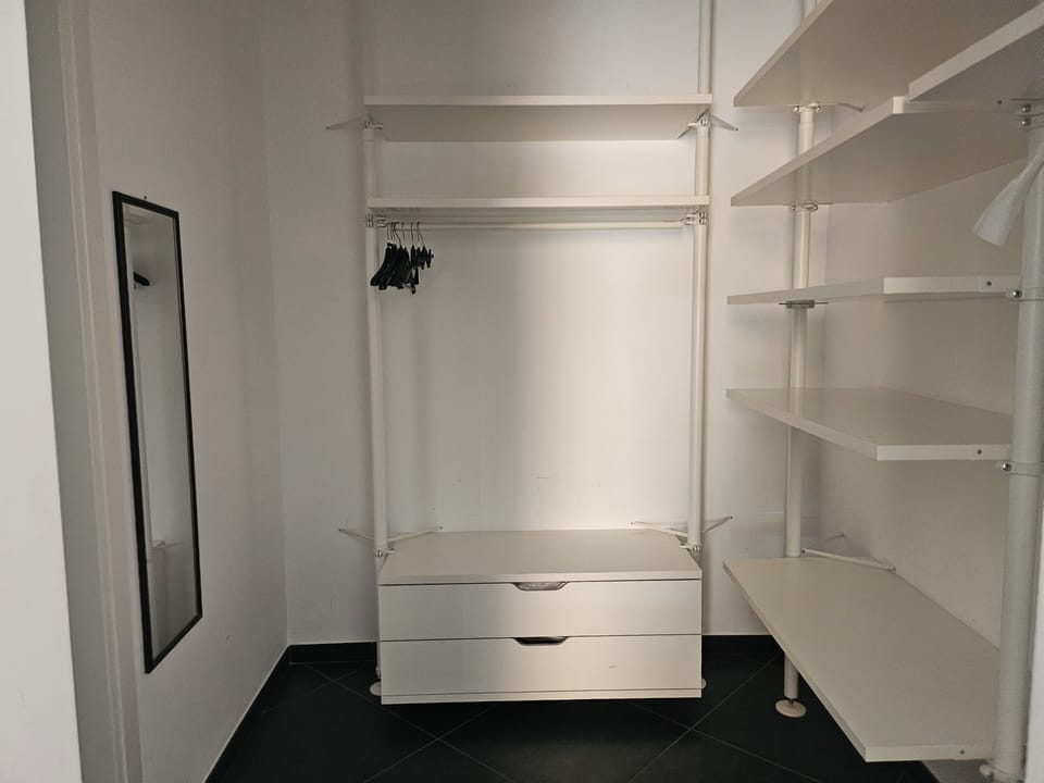 Executive Apartment | Wardrobe