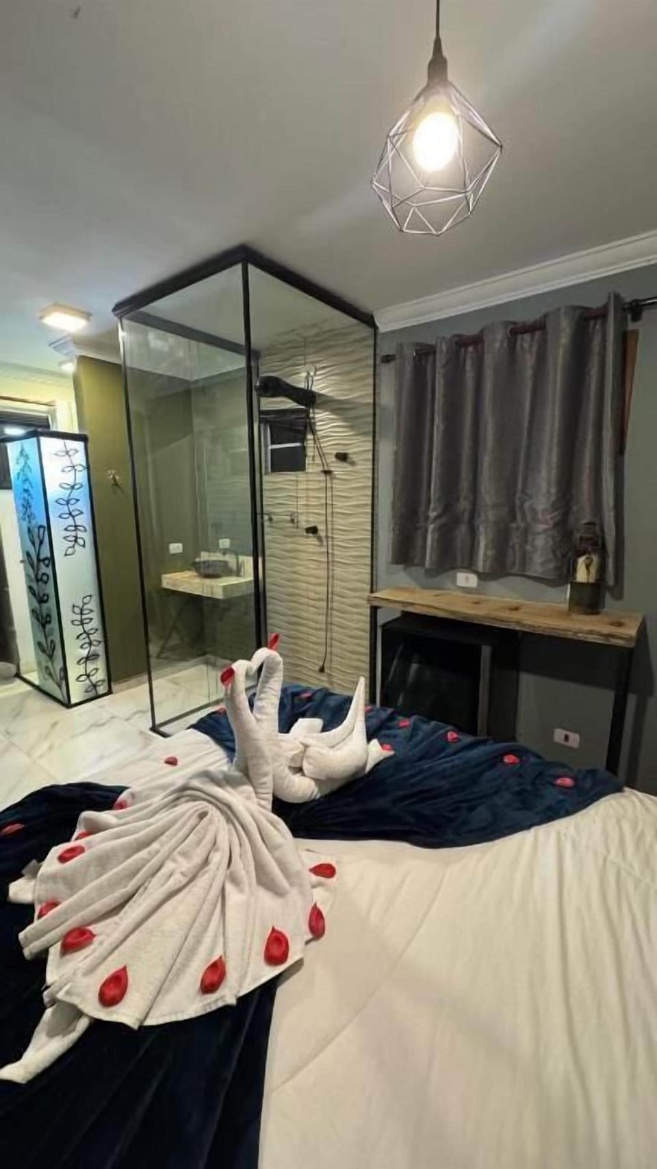 Deluxe Suite | Free WiFi