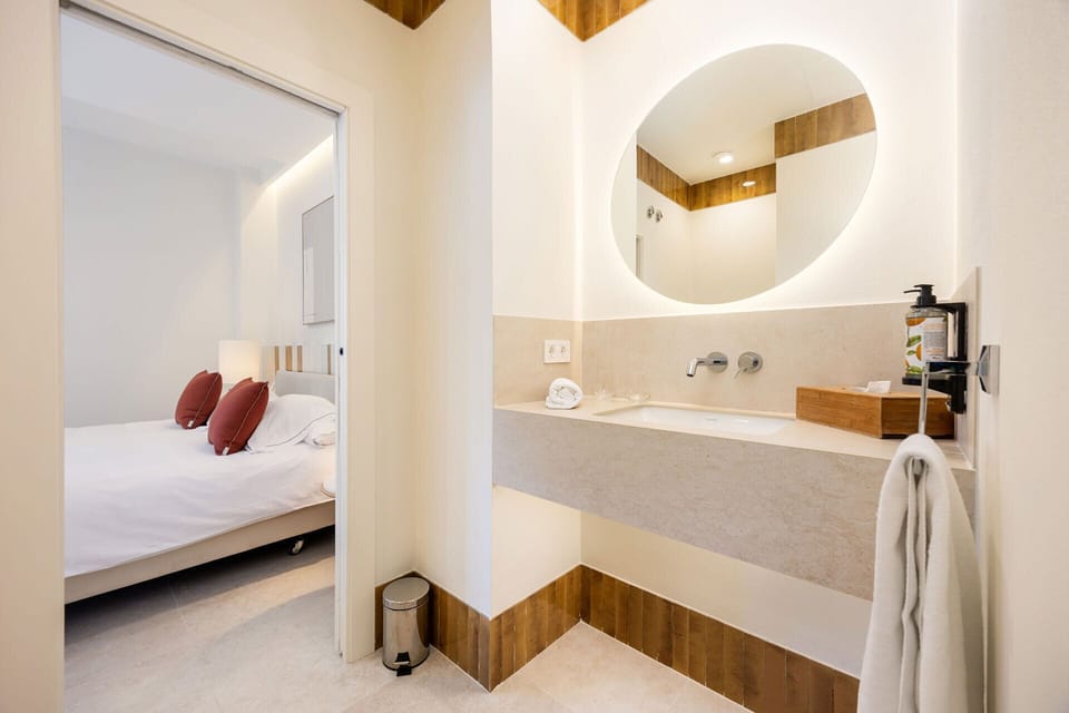 Premium Double Room | Minibar, desk, blackout drapes, soundproofing