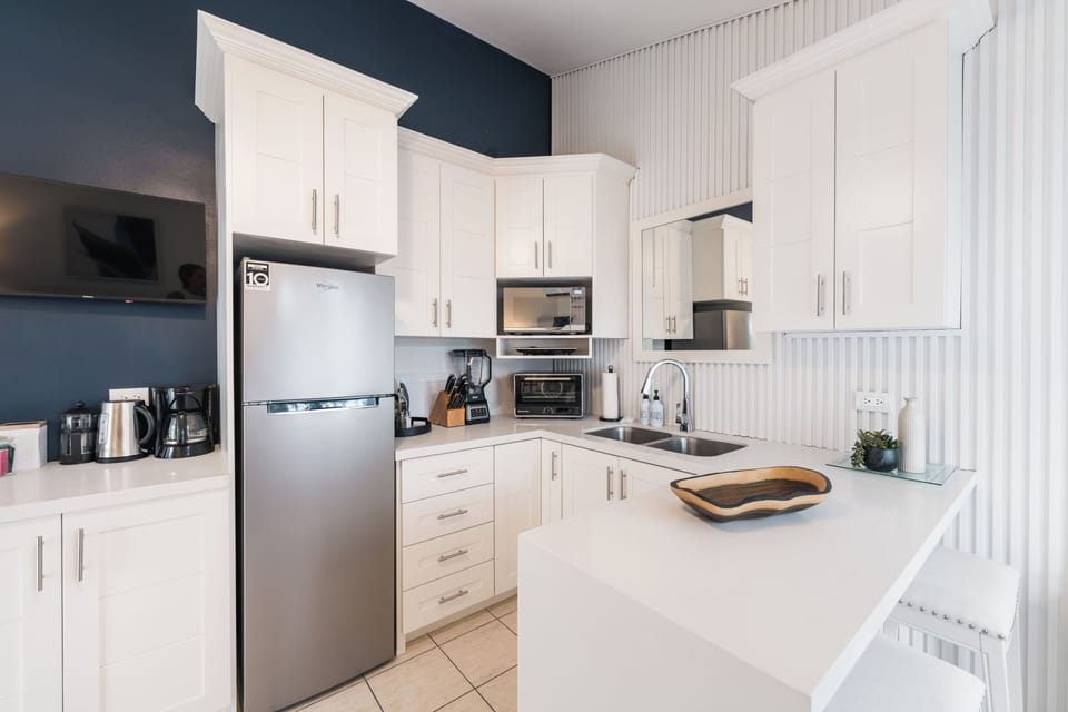 Fully equipped kitchenette for convenient meals during your Costa Rica vacation.