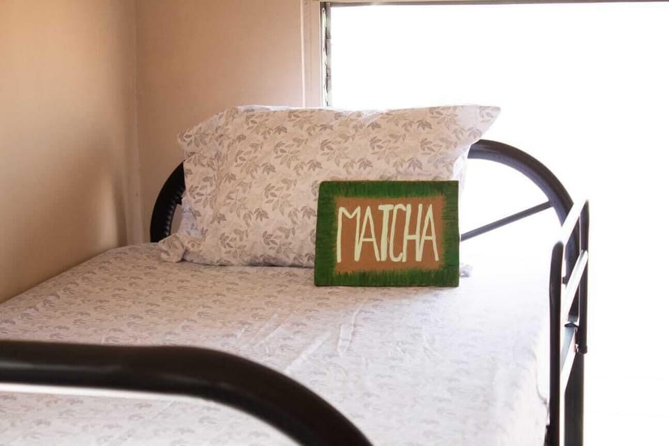 Deluxe Room, Mixed Dorm, Private Bathroom, Tower | Bed sheets