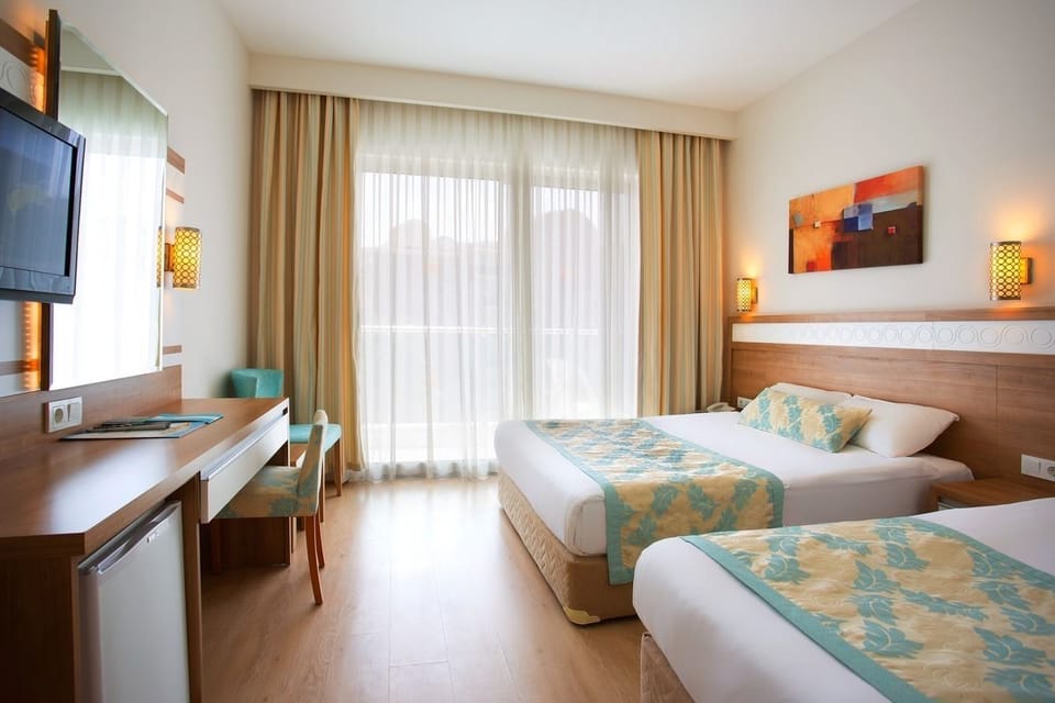 Minibar, in-room safe, free WiFi, wheelchair access