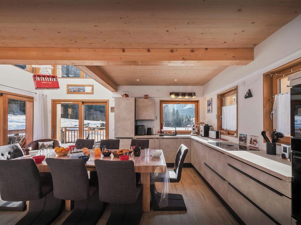 Kitchen/dining