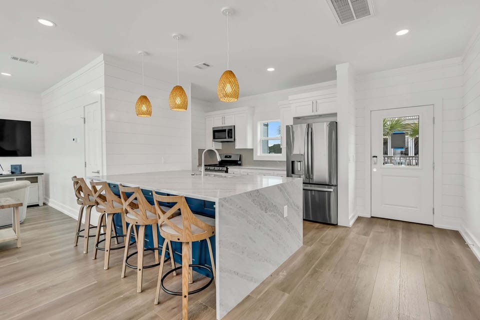 A Shore Thing - Dune Allen - Kitchen