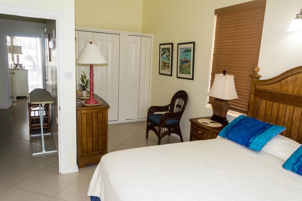 Guest bedroom